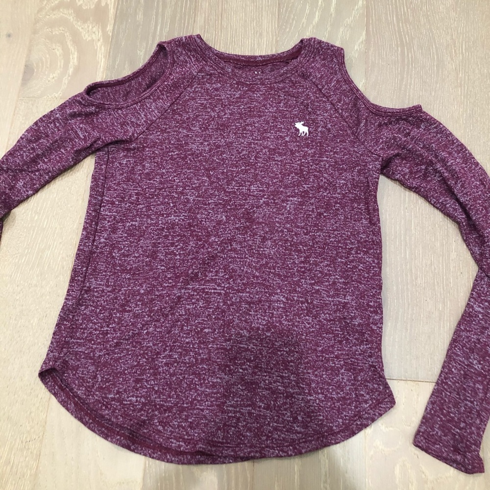 abercrombie maroon cold shoulder long sleeves top